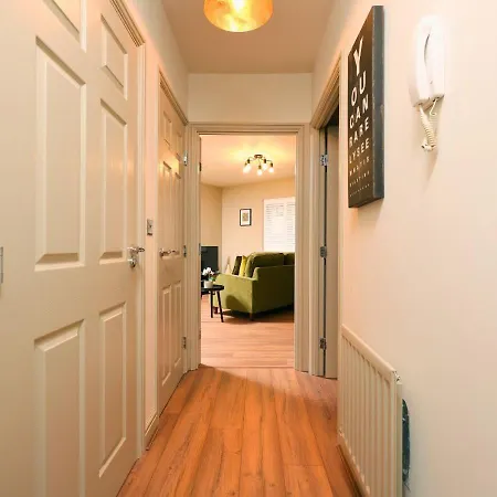 Stylish Flat With Sofa Bed In Malmesbury! Apartment Exterior photo