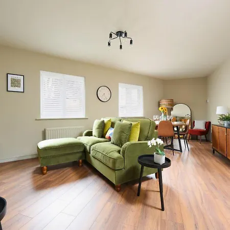 Stylish Flat With Sofa Bed In Malmesbury! Apartment Exterior photo