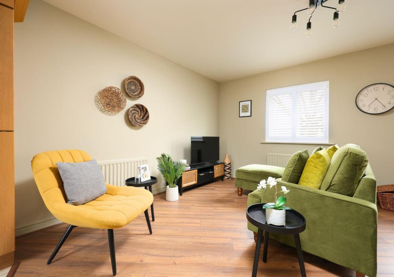 Stylish Flat With Sofa Bed In Malmesbury! Apartment