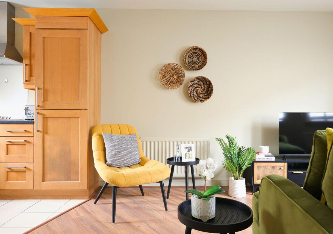 Stylish Flat With Sofa Bed In Malmesbury!