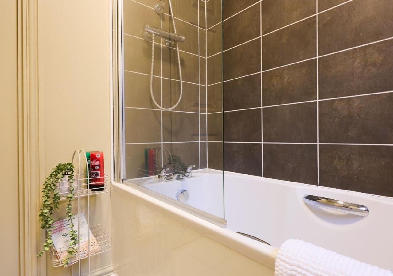 Stylish Flat With Sofa Bed In Malmesbury! Apartment